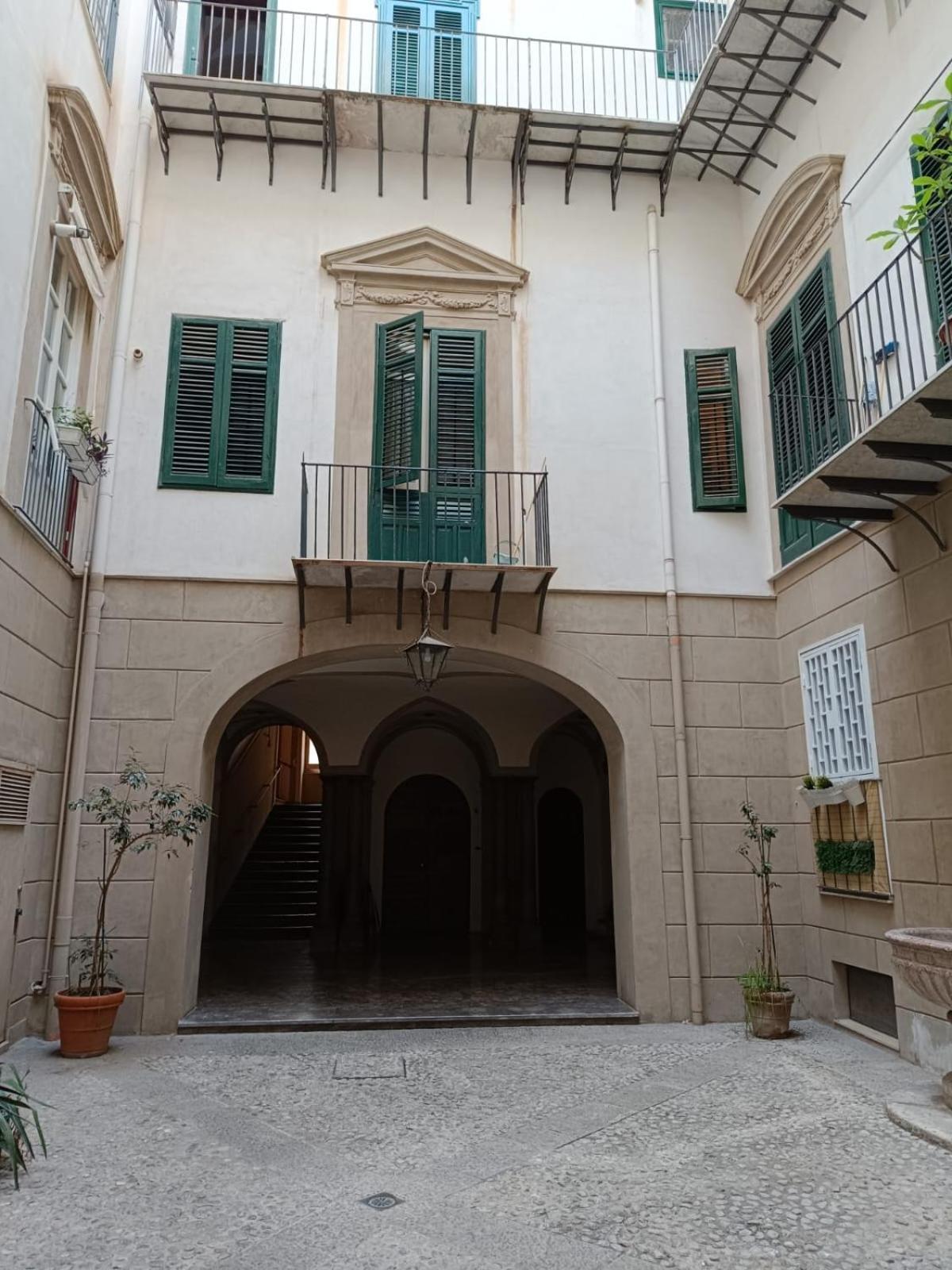 Apartamento La Dimora Della Kalsa Palermo Exterior foto